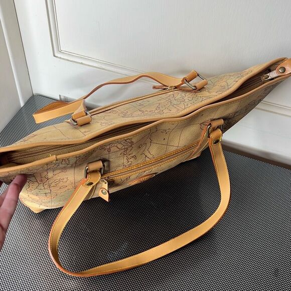 Allen Edward AE Vinyl World World Map Travel Bag - Picture 8 of 9